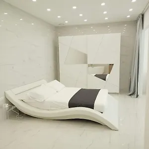 Elegant Basement Apartment Orosei