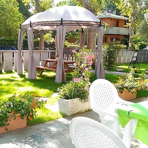 Green Holiday Villa Apartment Bibione